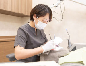 武蔵小杉の歯医者、武蔵小杉ネゴ歯科矯正歯科でハーフリンガル矯正って何？特徴やメリット・デメリットを解説