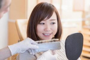 武蔵小杉の歯医者、武蔵小杉ネゴ歯科矯正歯科で「ダイレクトボンディング」と「ラミネートベニア」の違いについて解説